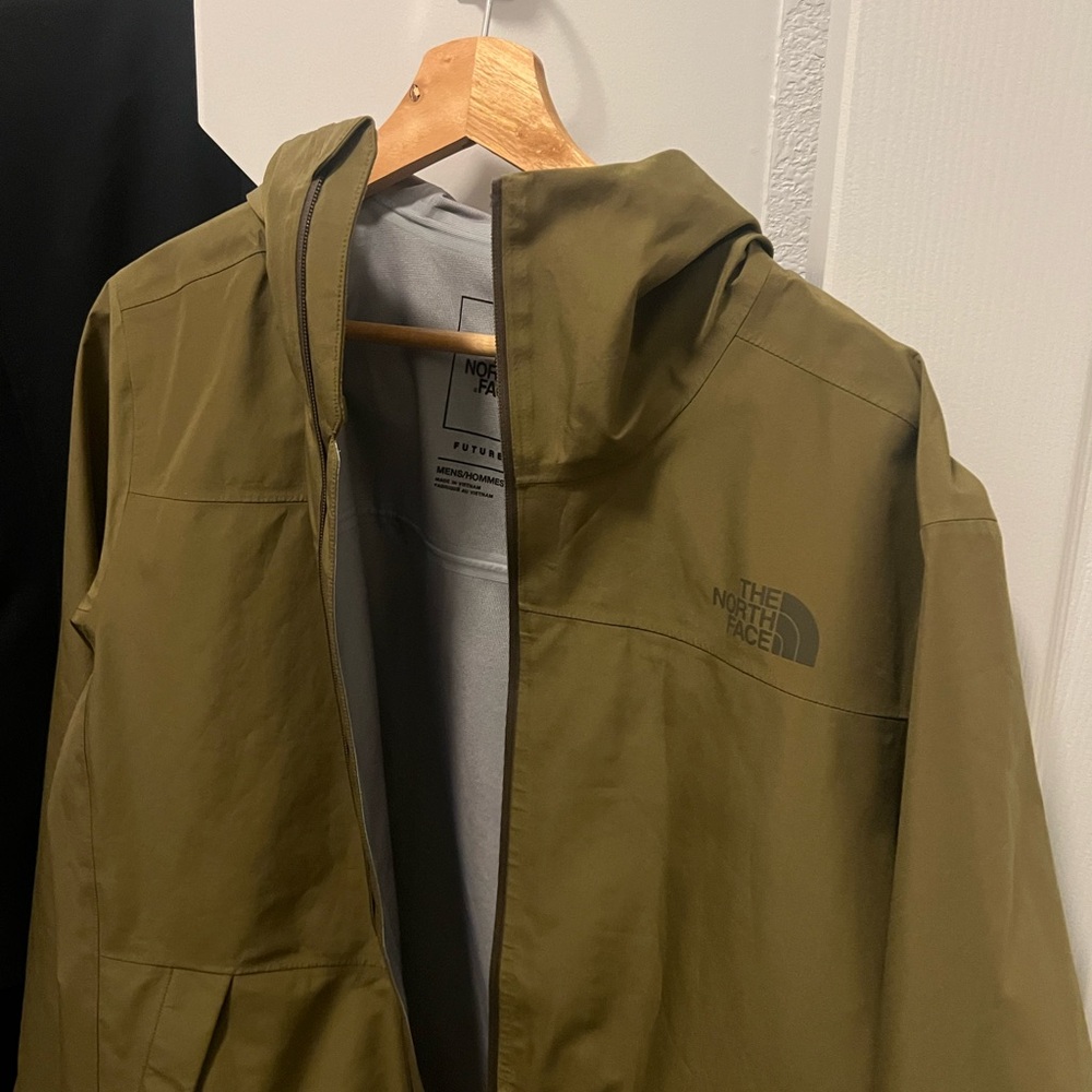 The North Face Men's Khaki Raincoat